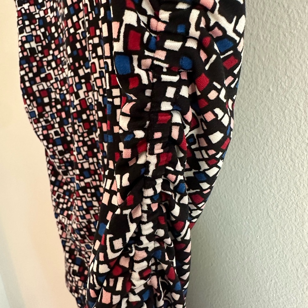 Vince Camuto Sleeveless Blouse, Geometric Print, V-neck, Women’s Size M - Picture 5 of 10